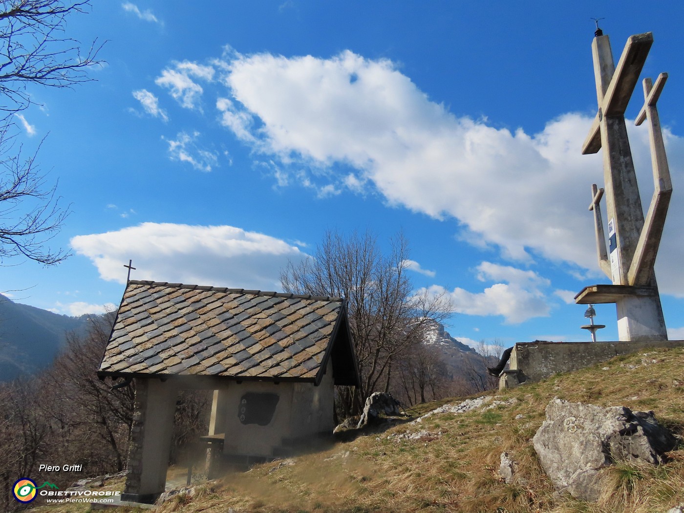 51 Alla Tre Croci e Cappella del Monte Molinasco (1179 m).JPG